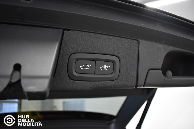 VOLVO XC60 B4 (d) Geartronic Inscription